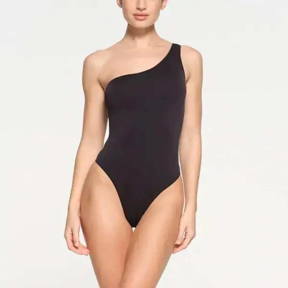 SKIMS Essential One Shoulder Bodysuit - Onyx, Size Large/XLarge, $68